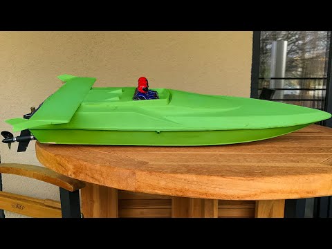 RC speed boat