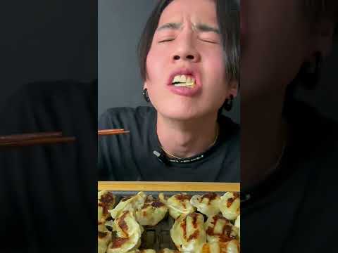 キムチと餃子が本当に凄い！！#shorts #asmr