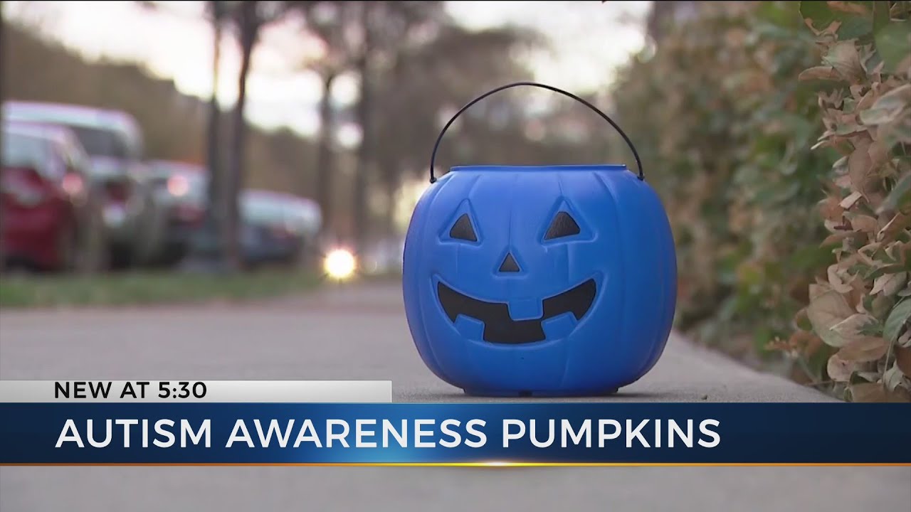 Blue pumpkin buckets people better understand trickortreaters with