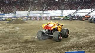 MAX-D amazing save from crash and huge Backflip  2019 Monster Jam Santa Clara: Tim Meents