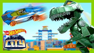 ¡Lo MEJOR de ROBOBEASTS vs AUTOS HOT WHEELS En Español! 💥🦖 | Hot Wheels City en Español screenshot 4