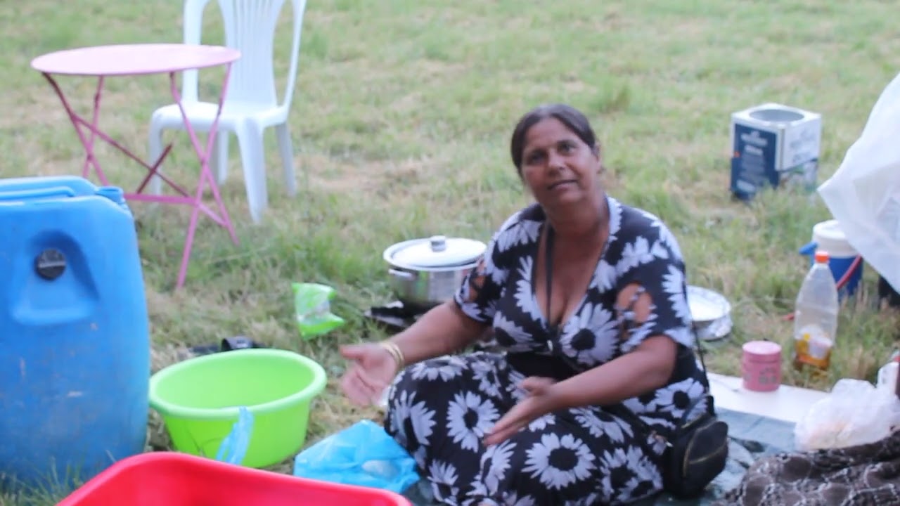 καταυλισμός ρομα στο Αγναντερό ΚαρδίτσαςΗ κυρία Νικολέτα μιλάει στην κάμερα (Στον δρόμο με τον Νότη)