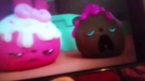 Num Noms Crying