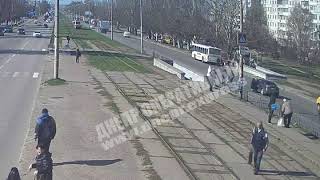 В Днепре Kia сбил девушку на Донецком шоссе
