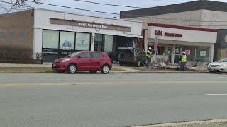 2 dead, 3 injured after driver crashes into building, gas main in Des Plaines