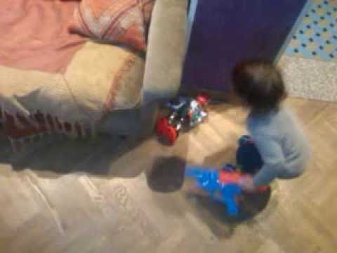 რობოტმა გააბრაზა ტოტოშკა:))