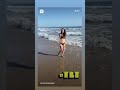 Виктория Дайнеко в бикини на пляже