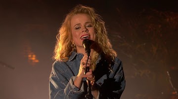 Ilse DeLange ontroert met 