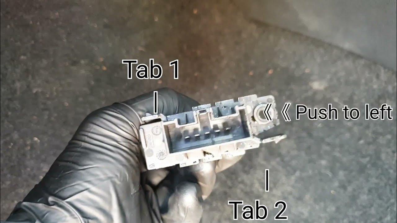 2007 Vauxhall Opel Corsa D – Heater blower motor resistor replacement