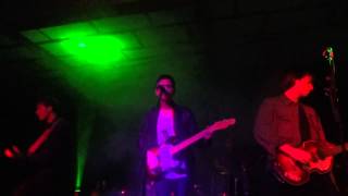 Crocodiles - Me And My Machine Gun (08-08-2015,Centro El Cerro, Santiago)