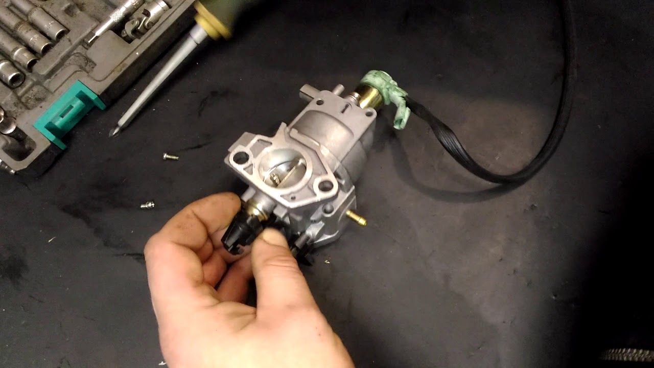 8 квт бензогенератора. Бензогенератор чихает и не заводится. Почему бензиновый генератор работает рывками. Бензогенератор endress не выдает напряжение-ток. Бензогенератор пусковое устройство.