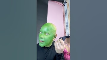 IK BEN GROEN… Ik heb groene verf in mijn oor gedaan… DE RESULTATEN ZIJN DE VOLGENDE