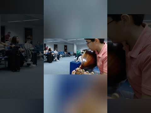 قديش كان في ناس في وسط المطار