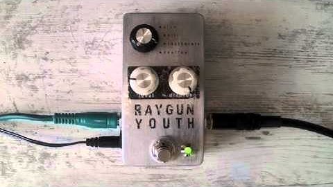 Parasit Studio - Raygun Youth Chaos Fuzz in-depth video