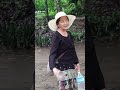 ເດີນເບິ່ງຕາດກວງຊີ