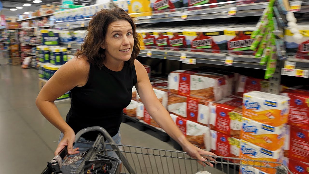 What It's Like Shopping with a Professional Shopper - YouTube