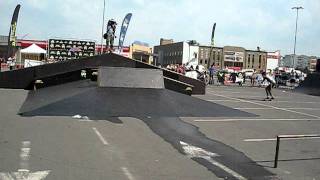 Харьков STREET BATTLE 2011 2260(Мое видео с украинского фестиваля городских видов спорта PRINGLES XTREME STREET BATTLE 2011. 23 июля, г. Харьков., 2011-10-09T06:06:58.000Z)