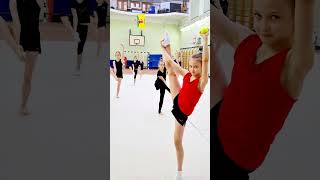 Хореография для художественной гимнастики. Pirouette a la Seconde. Возраст 10 лет.