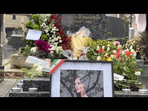 گردهمایی بر مزار شاپور بختیار در سالگرد انهدام هواپیمای اوکراینی توسط موشک‌های سپاه