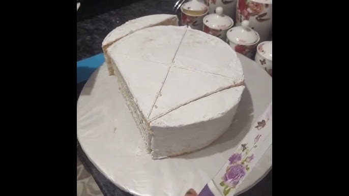 U tort oyoqqa turib, külotlarini korsatdi. U tort oyoqqa turib, külotlarini korsatdi.