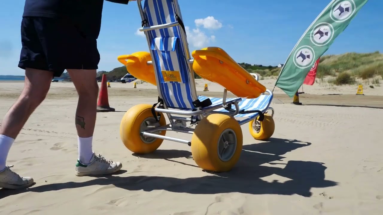 Cadeiriau olwyn traeth Morfa Bychan