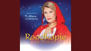 Video thumbnail of "Roodkapje De Musical Cast - Wijde Wereld"