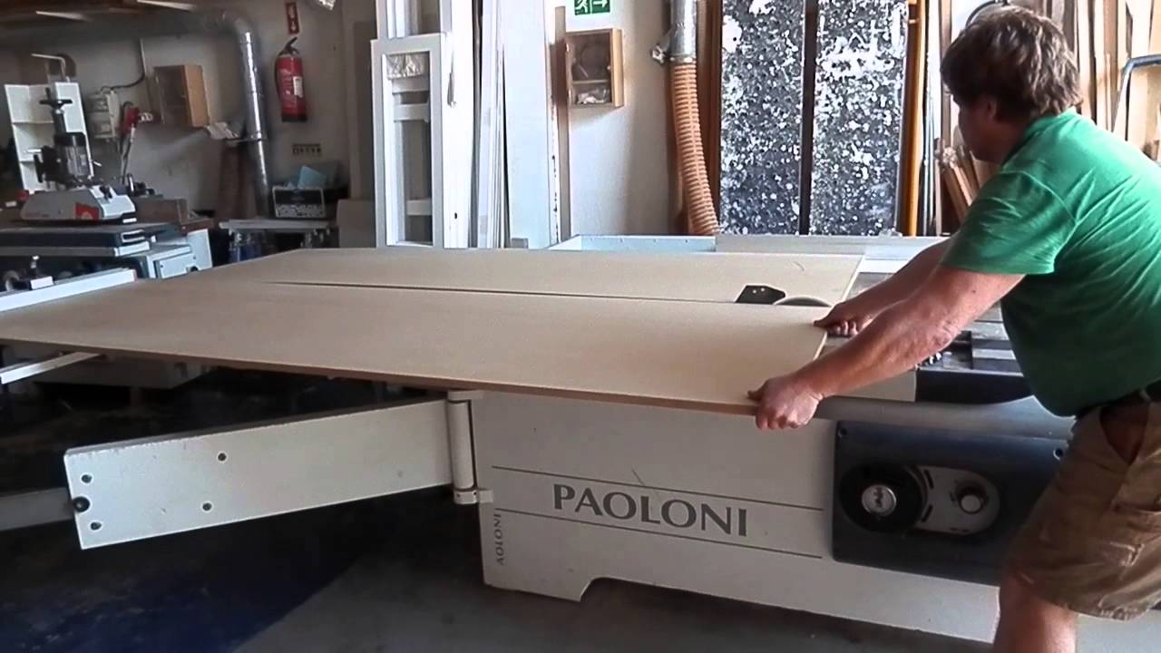 WOODMAN Cutting a sheet of MDF on your own at panel saw / Раскраивание