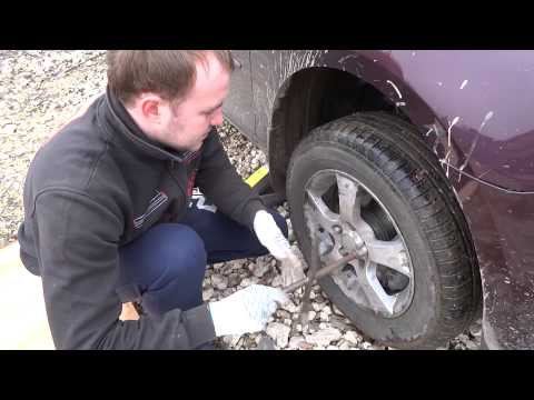 Video: Kuidas eemaldada Mazda 3 jahutusvedeliku reservuaari?