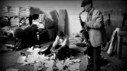 Seldom was covered with snow and an old oak - Hildegard lernt fliegen