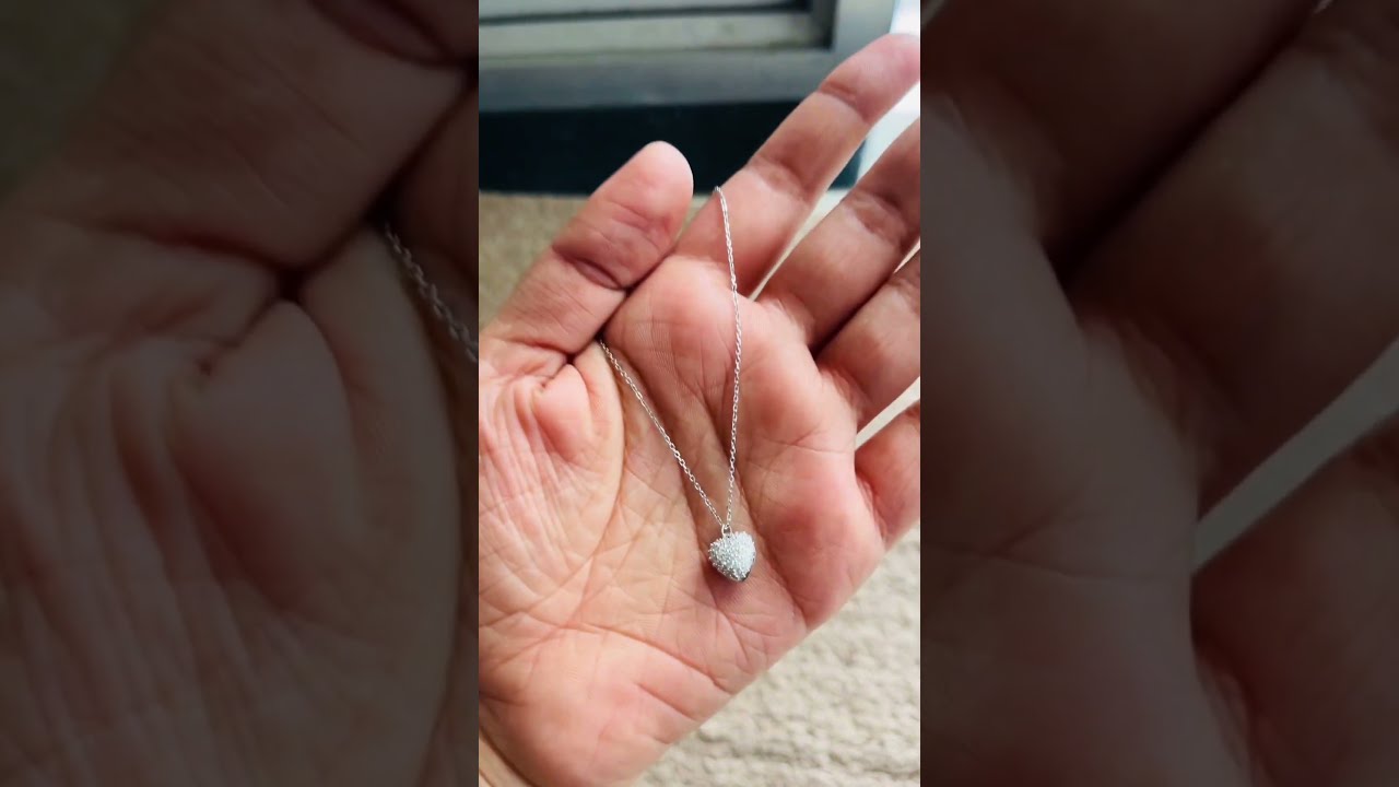 Silver heart shaped with pearl pendant chain🤩.