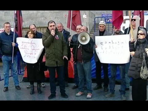 პარლამენტის წინ ქცია გაიმართა