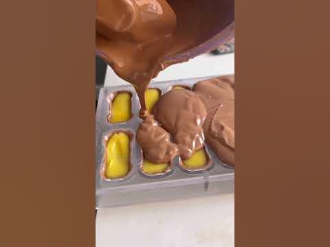 Шоколадные машинки манго-черная смородина #конфеты #трюфели #шоколад # ...