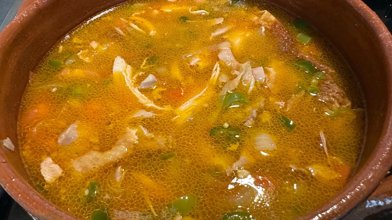 Caldo de Arroz con pollo Receta facil y nutritiva 