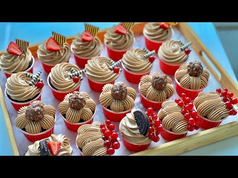 Muhteşem Kreması ve Yumuşacık Kekiyle Bol Çikolatalı, Çilekli Cupcake | Cupcake Nasıl Yapılır?