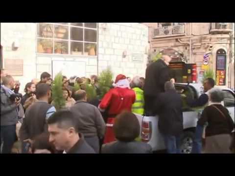 იერუსალიმის ქუჩებში გარემოს დამცველი სანტა გამოჩნდა