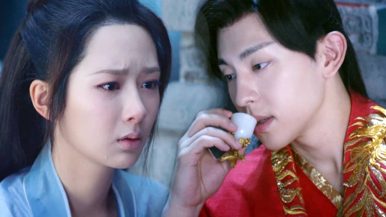 新婚當夜人族聖女被心機女下毒害死，王爺竟愛她瘋魔為她殉情！