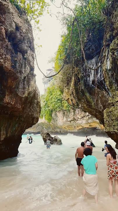 Suluban beach Bali✨✨💫#sulubanbeach #bali #travel #honeymoon #trending #beach #norimevlogs