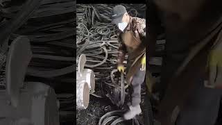 Steel Wire Recycling from Scrap Tires Using a High-Efficiency Industrial Machine