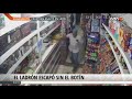 Encargado de tienda evita asalto al usar gas pimienta contra ladrón