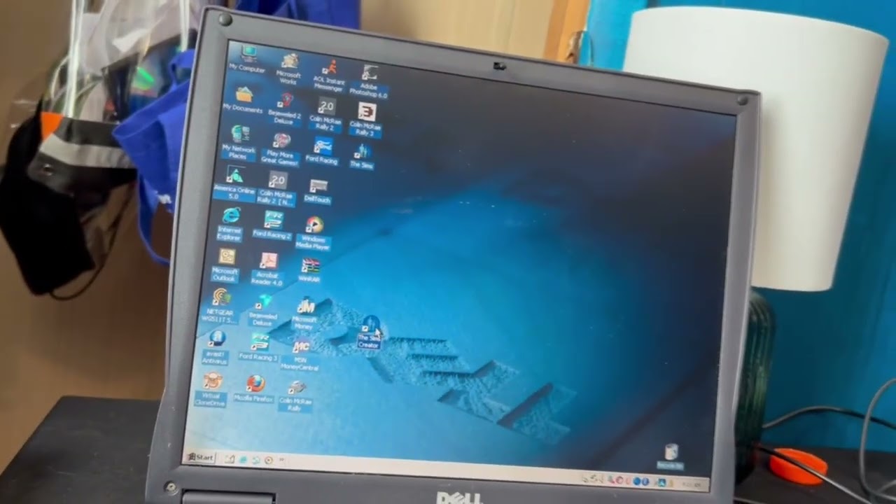 2001 Dell Inspiron 4100 Startup Demo