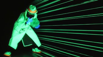 Groovy UV Show - Magic