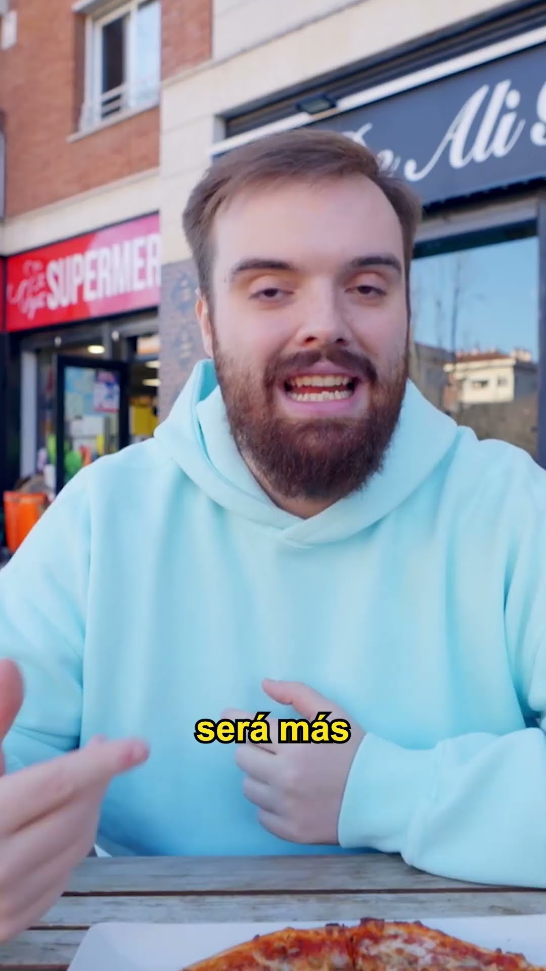 Pruebo la pizza del kebab de mi barrio