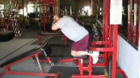 Hamstring in lat pull down station