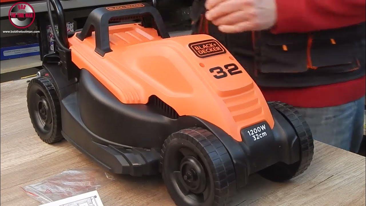 Unboxing and Assembling Black & Decker BEMW451 Lawn Mower 1200 W 32 cm