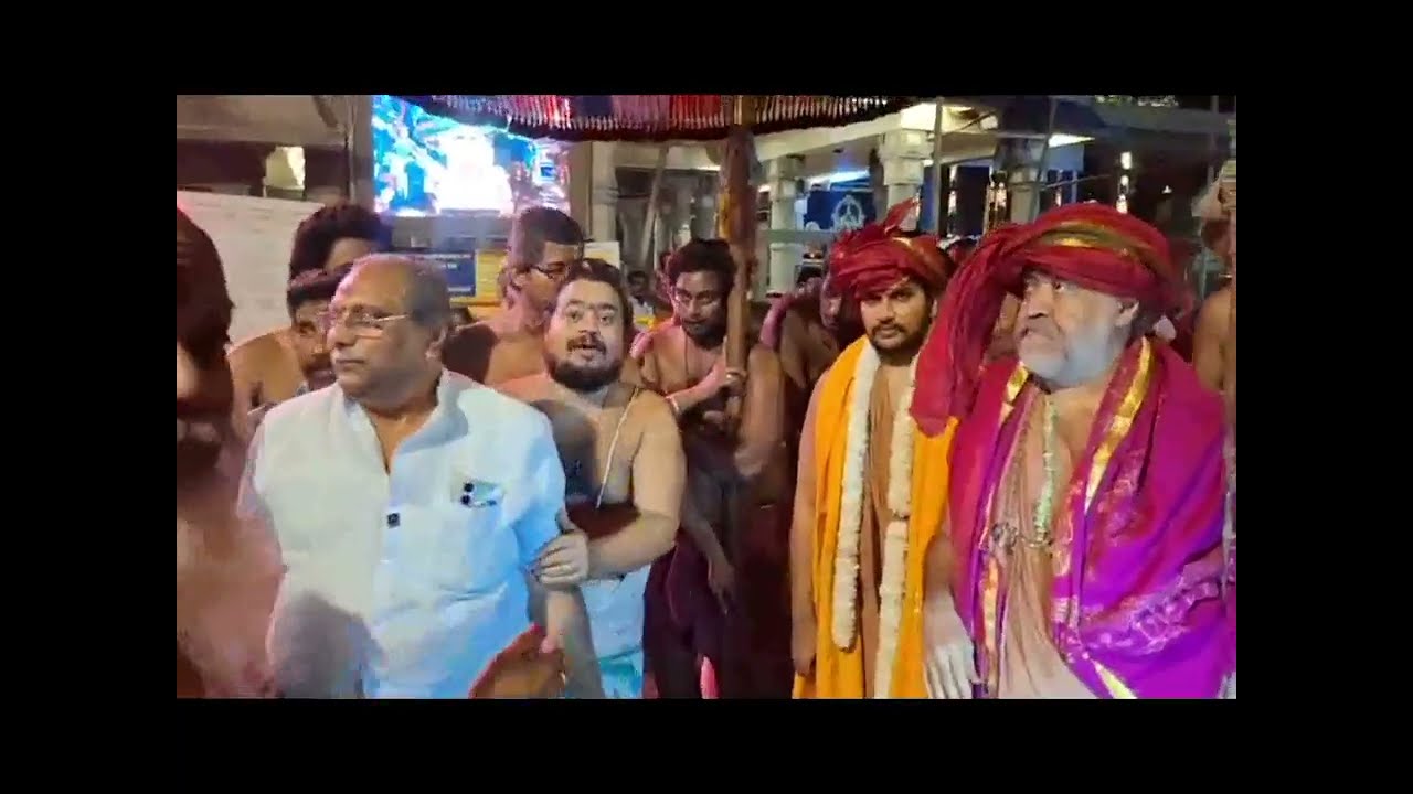 காஞ்சி காமாட்சி ஆலயத்தில் சங்கராச்சாரியார் தரிசனம் kanchi sankarachariyar kamachi kovil darisanam