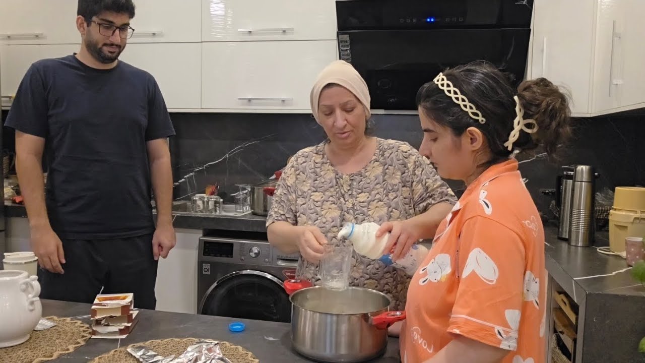 دسر درست کنون وشوخی و خنده و گپ😁😍