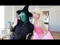 Glinda Und Elphaba Werden Mit Paige Wicked Slay Glinda Und Elphaba Werden Mit Paige Wicked Slay