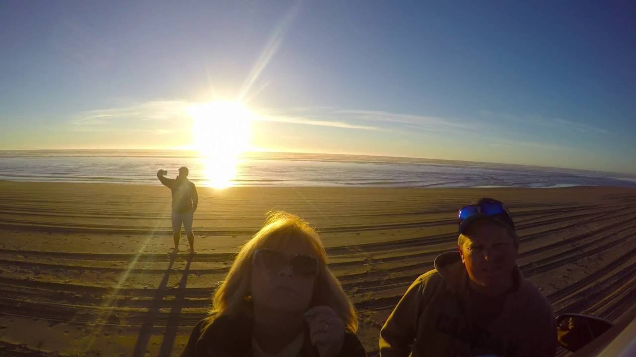 Grayland, Washington Timelapse on the beach at sunset.