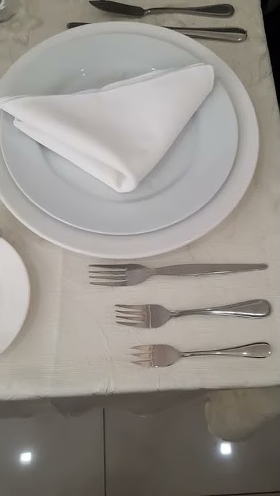 russian-style-table-settings-are-formal-settings-used-for-banquets
