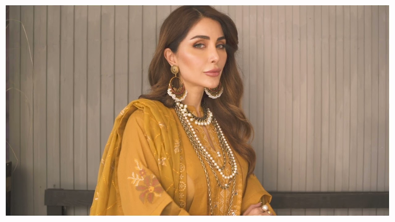 JAANAM EMBROIDERED KARANDI by MARJJAN